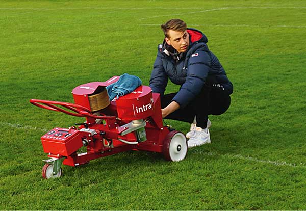 sponsoring- ballschussmaschine-fußballverein-altshausen-intratec-team-gmbh